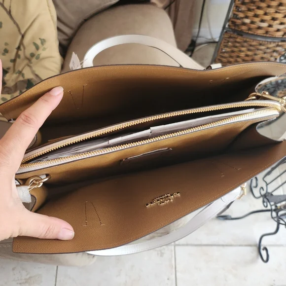 Coach white bag. Beautiful bag - Picture 8 of 12